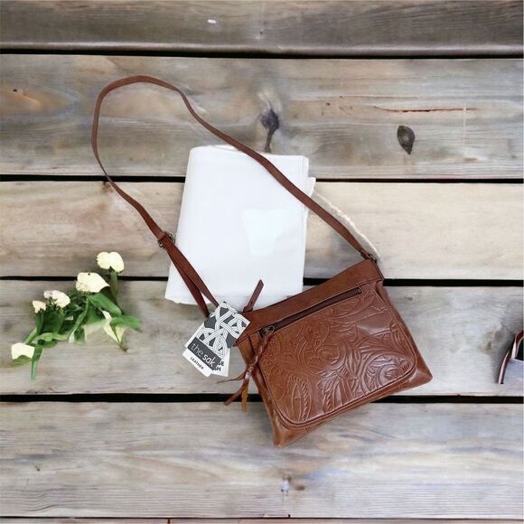 New The Sak Sanibel Leather Mini Crossbody Bag - Picture 1 of 10
